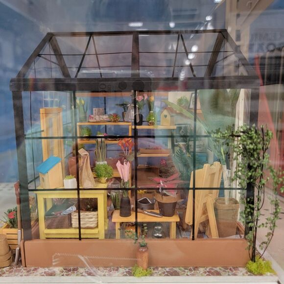 DIY Miniature House: Cathy's Flower House - SEALED - Picture 7 of 10